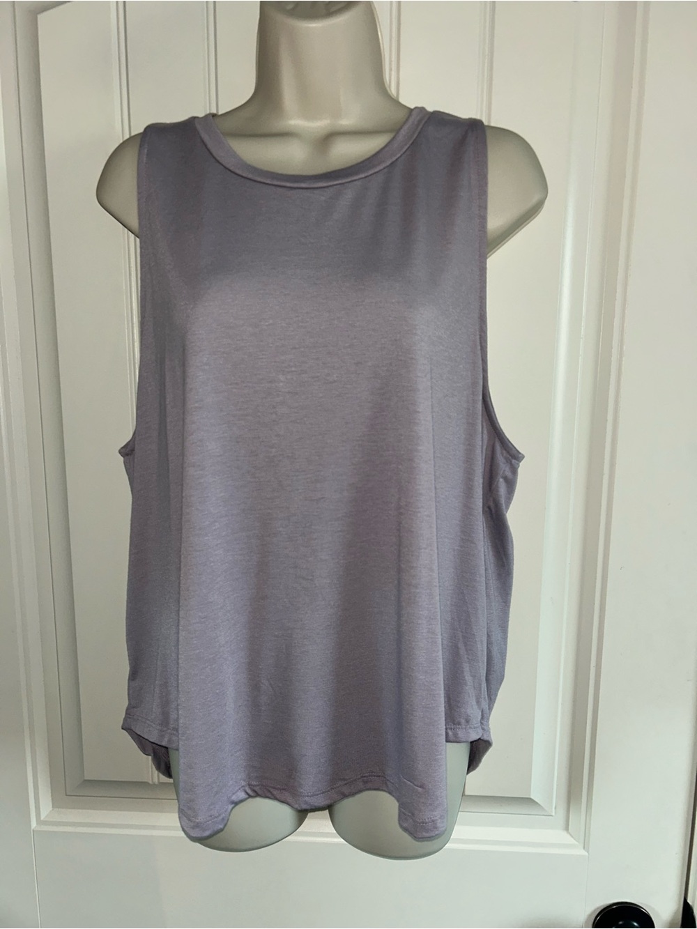 NEW Glyder Lavender Scoop Neck Muscle Tank Open Back Sz M